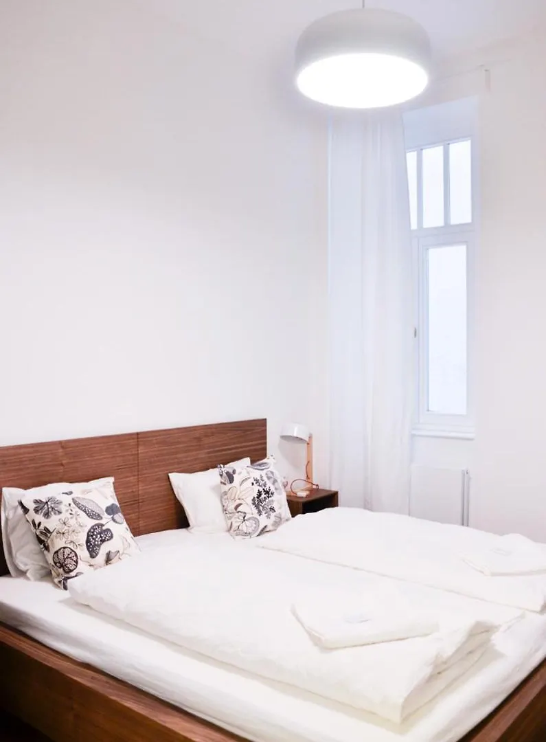 Luxury Apartment By Hi5 - Best Location 3-Br Budapest 0*,