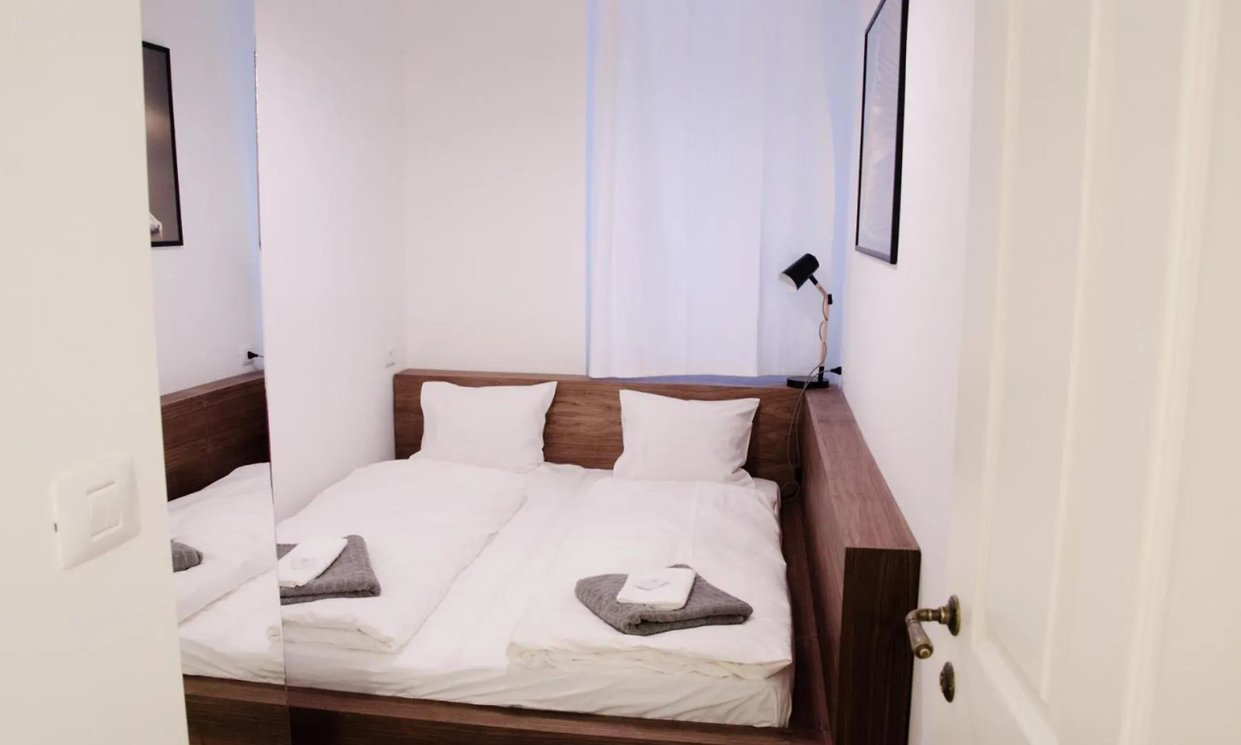 Luxury Apartment By Hi5 - Best Location 3-Br Budapest