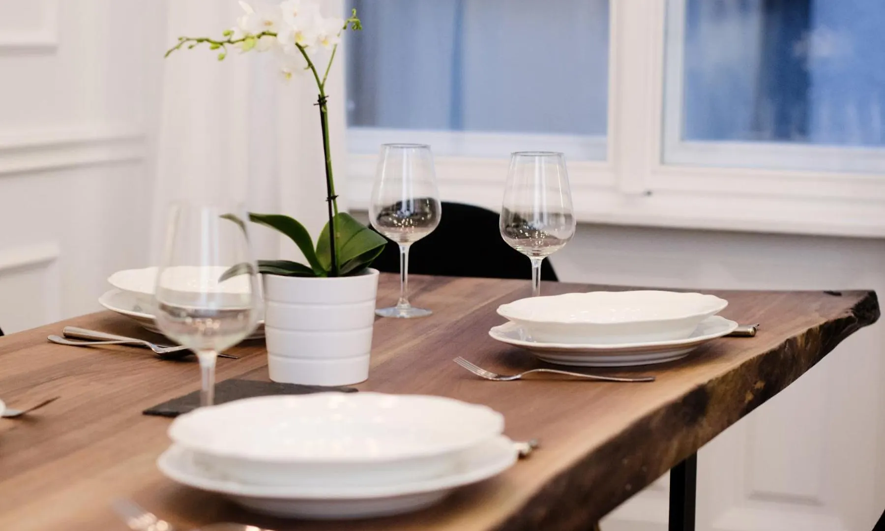 Luxury Apartment By Hi5 - Best Location 3-Br Budapest