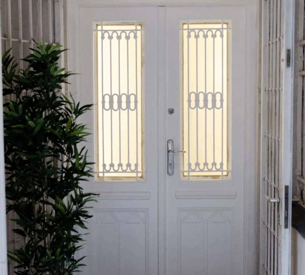 Luxury Apartment By Hi5 - Best Location 3-Br Budapest 0*,  Magyarország