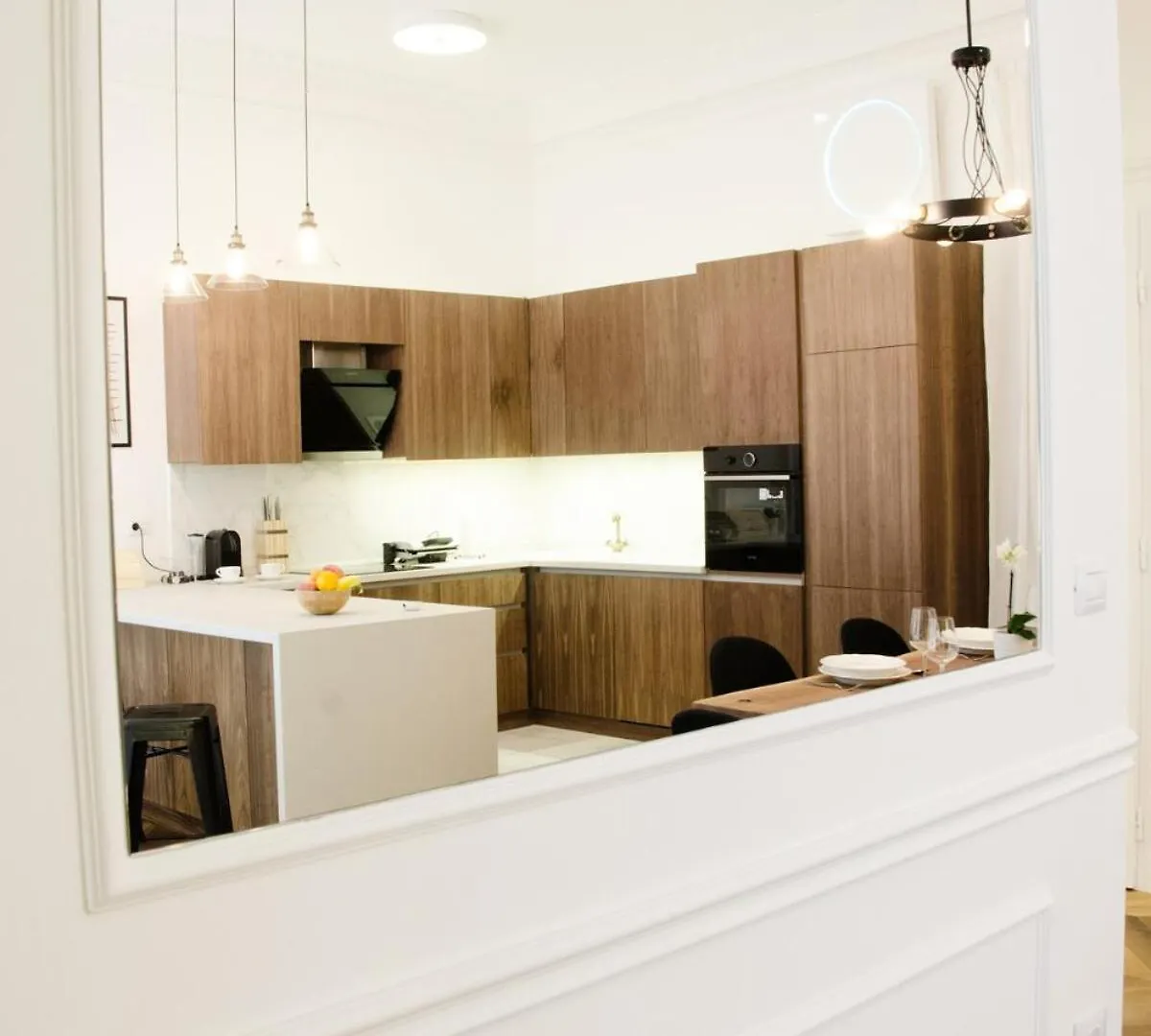 Luxury Apartment By Hi5 - Best Location 3-Br Будапешт 0*,