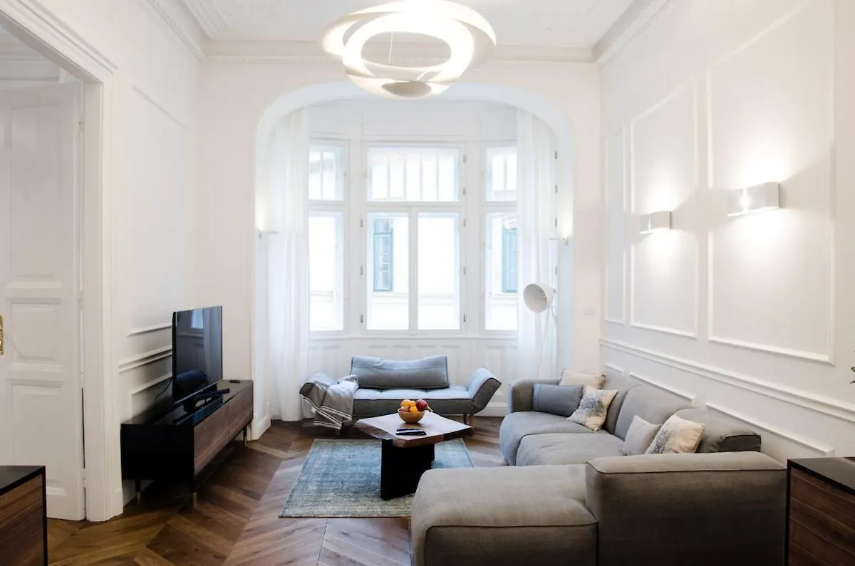 Luxury Apartment By Hi5 - Best Location 3-Br Будапешт Венгрия