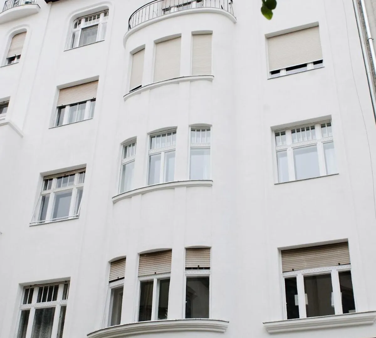 Luxury Apartment By Hi5 - Best Location 3-Br Будапешт